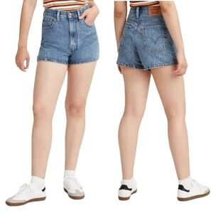 NWT LEVI'S High Waisted Mom Shorts. Size 33